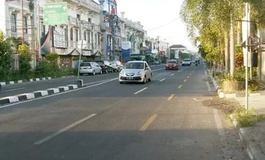 TANAH DIJUAL LOKASI TENGAH KOTA JOGJA LEBAR MUKA 37 METER