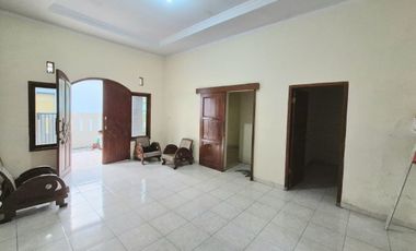 Rumah Bagus Luas Strategis di Tengah Kota Solo