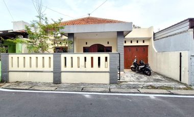 Rumah Bagus Luas Strategis di Tengah Kota Solo