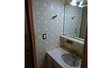 MOGOTES ; CHALET AMPLIO DE EXCELENTE CONSTRUCCION.-