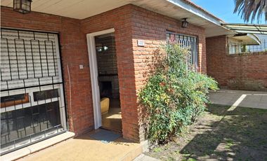 MOGOTES ; CHALET AMPLIO DE EXCELENTE CONSTRUCCION.-