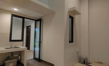 249. Disewakan Rumah 2 Lantai di Summarecon Crown Gading Regia Bekasi
