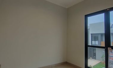 249. Disewakan Rumah 2 Lantai di Summarecon Crown Gading Regia Bekasi