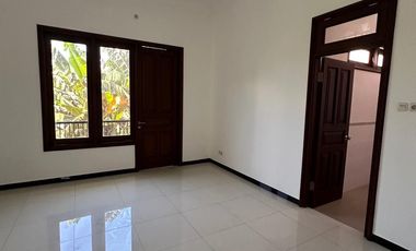 BDW DIJUAL RUMAH MEWAH DI MANYAR TIRTOYOSO UTARA DEKAT DHARMAHUSADA