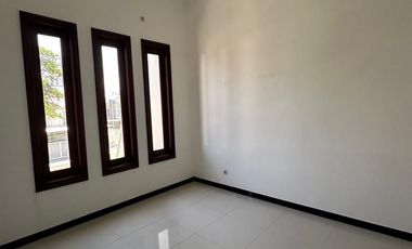 BDW DIJUAL RUMAH MEWAH DI MANYAR TIRTOYOSO UTARA DEKAT DHARMAHUSADA