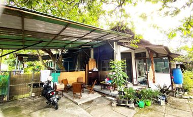 Rumah Luas Murah Lokasi Tepi Jalan Strategis Klodran Colomadu