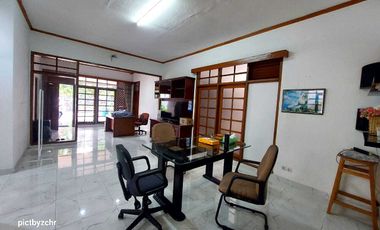 Rumah Luas di Mainroad Pahlawan Bandung. Lokasi Strategis