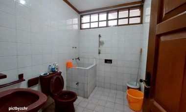 Rumah Luas di Mainroad Pahlawan Bandung. Lokasi Strategis