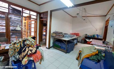 Rumah Luas di Mainroad Pahlawan Bandung. Lokasi Strategis