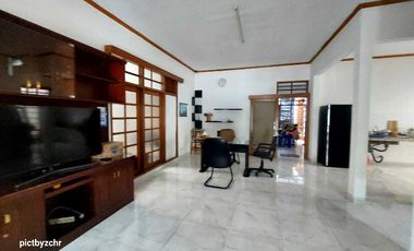 Rumah Luas di Mainroad Pahlawan Bandung. Lokasi Strategis