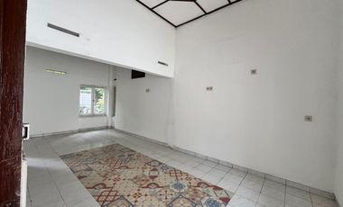 Disewakan Bangunan ex guest house jl Kampar dekat Sutos, Ciwo