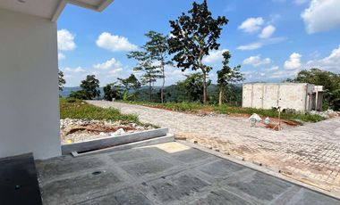 RUMAH MURAH DUA LANTAI DENGAN VIEW GUNUNG DI CLUSTER MEWAH PUDAKPAYUNG