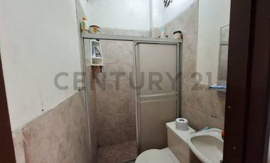 Se vende casa de Oportunidad en Cdla. Las Orquideas, KariG