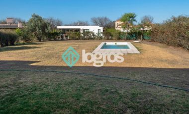 CASA EN VENTA - PRADERAS - SAN LORENZO CHICO