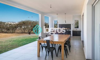 CASA EN VENTA - PRADERAS - SAN LORENZO CHICO