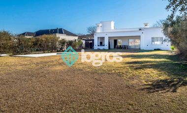 CASA EN VENTA - PRADERAS - SAN LORENZO CHICO