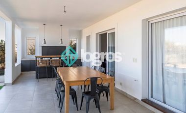 CASA EN VENTA - PRADERAS - SAN LORENZO CHICO