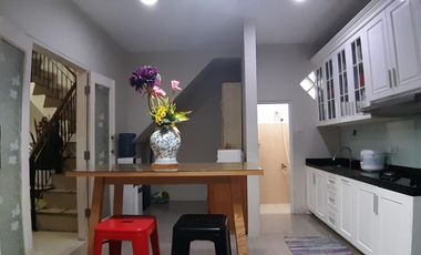 Jual Rumah Modern Ada Furniture di Citragrand Cibubur