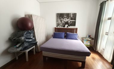 Rumah mewah, bagus dalam cluster siap huni di Cilandak