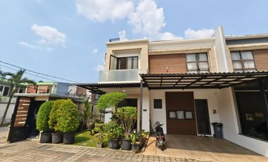 Rumah mewah, bagus dalam cluster siap huni di Cilandak