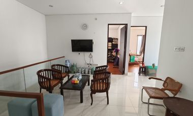 Rumah mewah, bagus dalam cluster siap huni di Cilandak