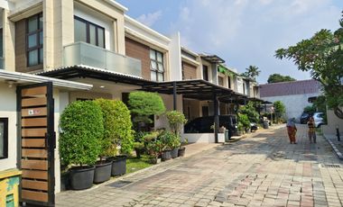 Rumah mewah, bagus dalam cluster siap huni di Cilandak
