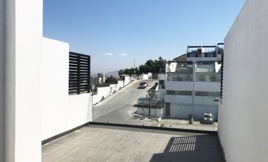 Se renta departamento de 2 pisos en Torre Espacio Chapultepec PMR-601