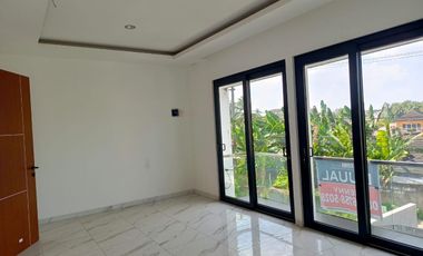 Dijual Townhouse baru area km 5