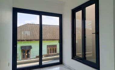 Dijual Townhouse baru area km 5