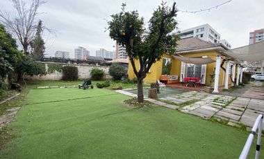 CASA EN MACUL AMPLIA Y BIEN UBICADA CON PATIO GRANDE