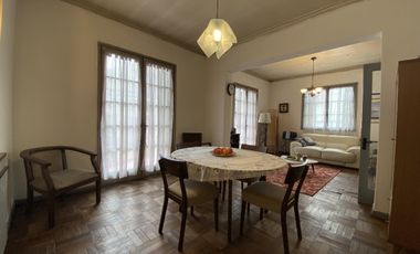 CASA EN MACUL AMPLIA Y BIEN UBICADA CON PATIO GRANDE