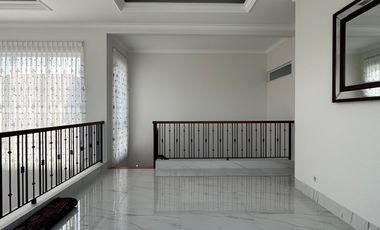 Rumah di jalan gaharu Cipete - lokasi strategis