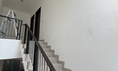 Disewakan Murah Rumah 8x15 Brand New Kuningan Village PIK2