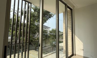 Disewakan Murah Rumah 8x15 Brand New Kuningan Village PIK2