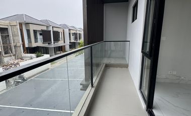 Disewakan Murah Rumah 8x15 Brand New Kuningan Village PIK2