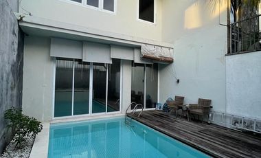 Villa in a One Gate System Housing Complex, Close to the Beach and Airport