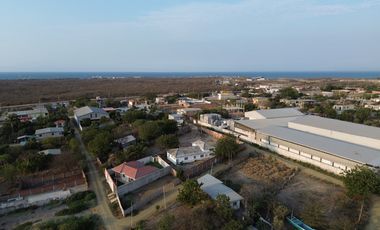Casa con Altillo en Terreno Esquinero en venta – Jaramijó, Manabí