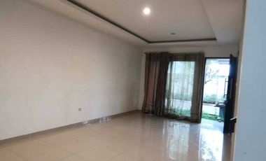 Rumah 2 lantai di Bintaro Cluster ada Private kolam renang Dewasa