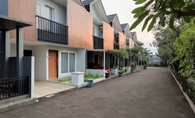 Rumah 2 lantai di Bintaro Cluster ada Private kolam renang Dewasa