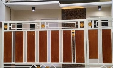 Rumah cantik dan luas Rungkut dekat kampus UPN