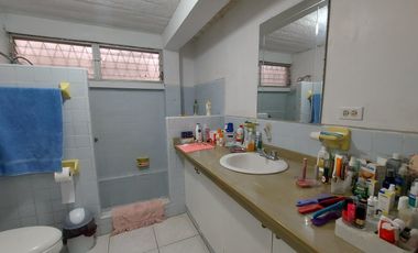 Villa de 4 dormitorios en Kennedy Nueva