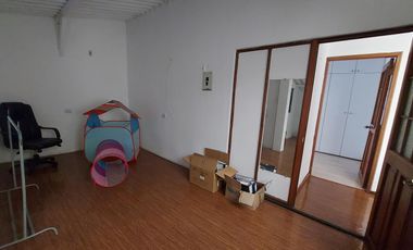 Villa de 4 dormitorios en Kennedy Nueva