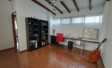 Villa de 4 dormitorios en Kennedy Nueva