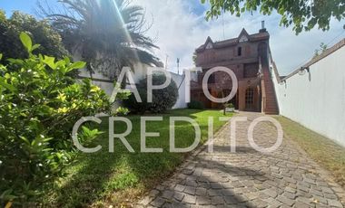 Casa en Lomas de Zamora este sobre lote de 338 2 totales con departamento de 3 amb independiente