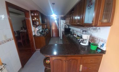 Casa en Lomas de Zamora este sobre lote de 338 2 totales con departamento de 3 amb independiente