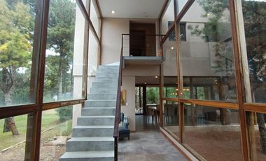 Casa en venta - 5 Dormitorios 4 Baños - Pinamar