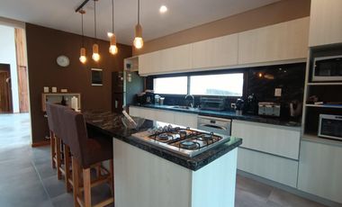 Casa en venta - 5 Dormitorios 4 Baños - Pinamar