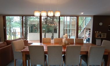 Casa en venta - 5 Dormitorios 4 Baños - Pinamar