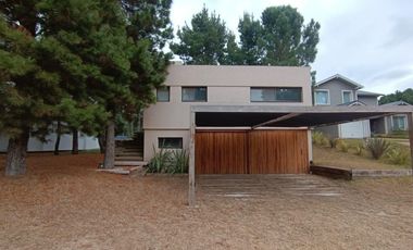 Casa en venta - 5 Dormitorios 4 Baños - Pinamar