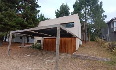 Casa en venta - 5 Dormitorios 4 Baños - Pinamar